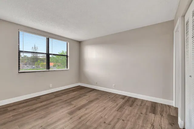  Unit 26 photo 4