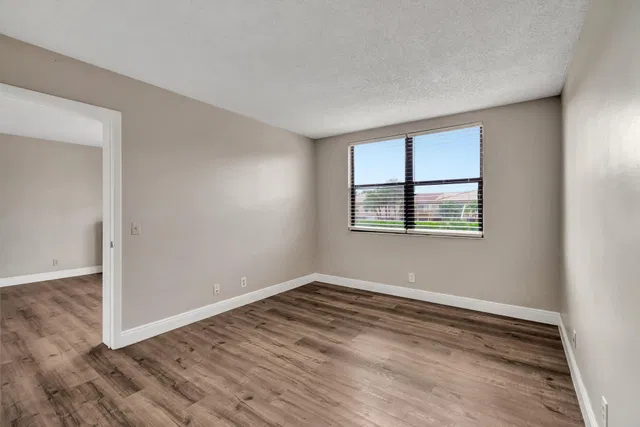  Unit 26 photo 5