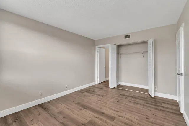 Unit 26 photo 7