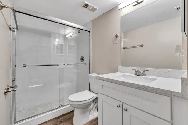  Unit 26 photo 8