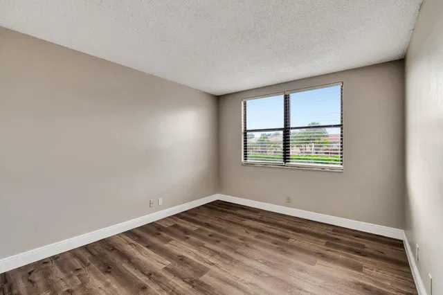  Unit 26 photo 11