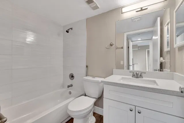  Unit 26 photo 14