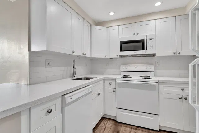  Unit 26 photo 27