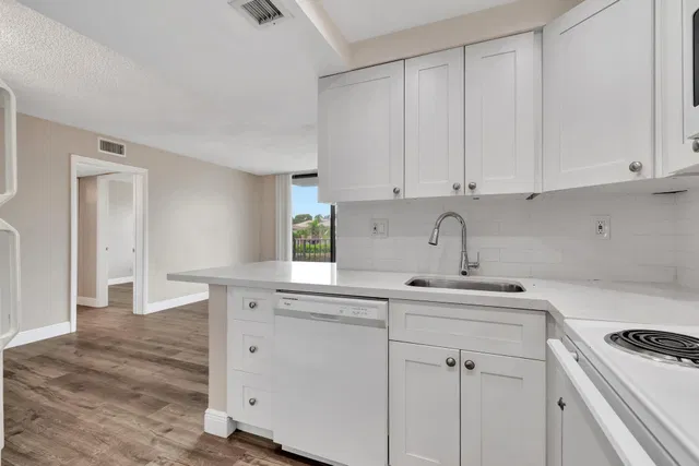  Unit 26 photo 29