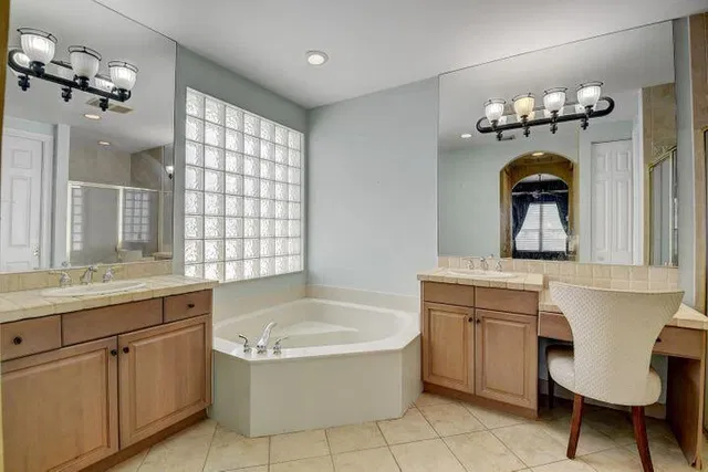 Saturnia Isles Residence photo 12