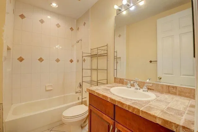 Saturnia Isles Residence photo 16