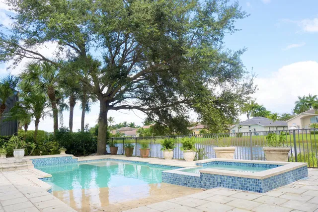Saturnia Isles Residence photo 19