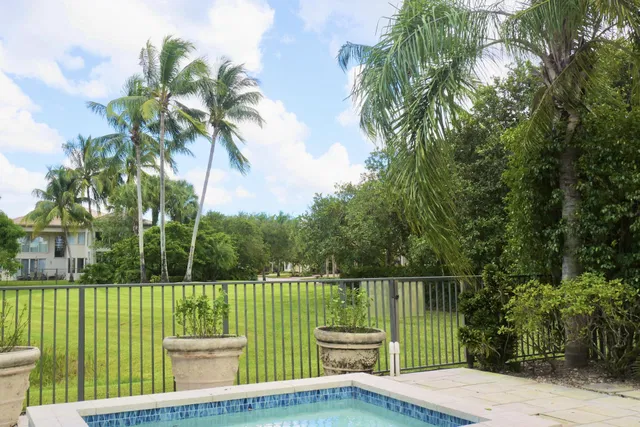 Saturnia Isles Residence photo 20