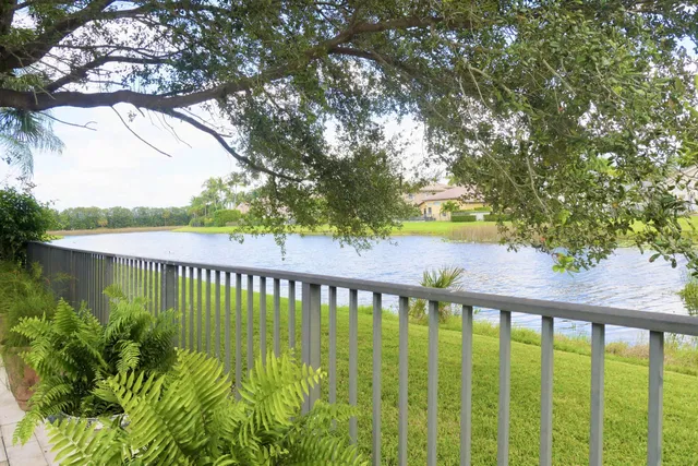 Saturnia Isles Residence photo 21