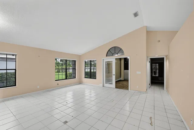  Residence photo 11