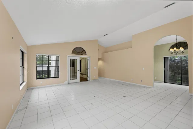  Residence photo 13