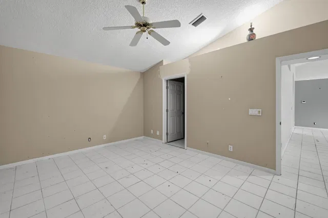  Residence photo 23