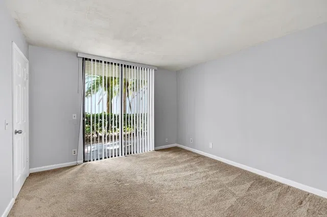  Unit 16 photo 10