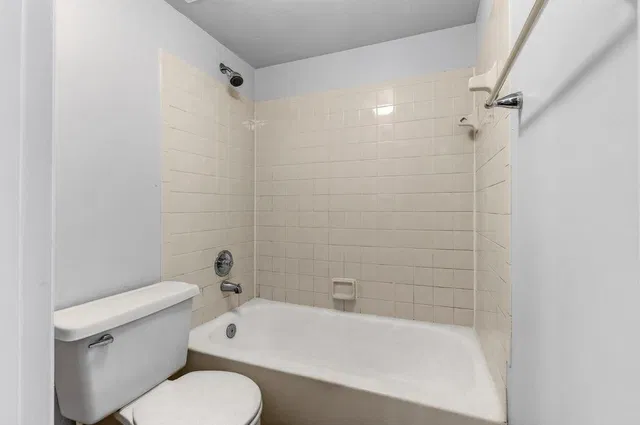  Unit 16 photo 13