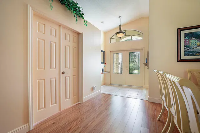  Residence photo 9