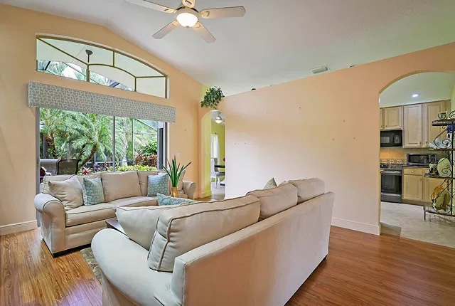  Residence photo 14
