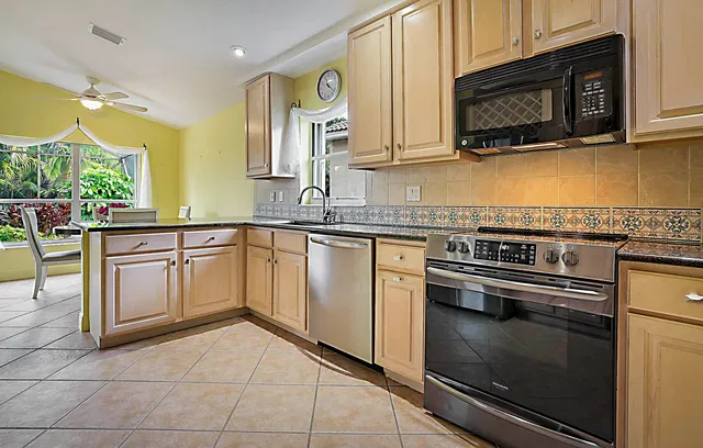  Residence photo 20