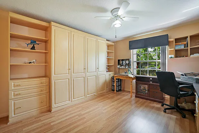  Residence photo 32