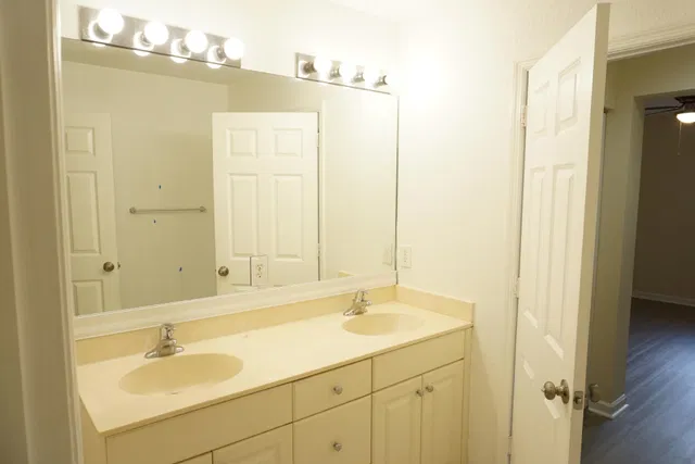 Residence photo 9