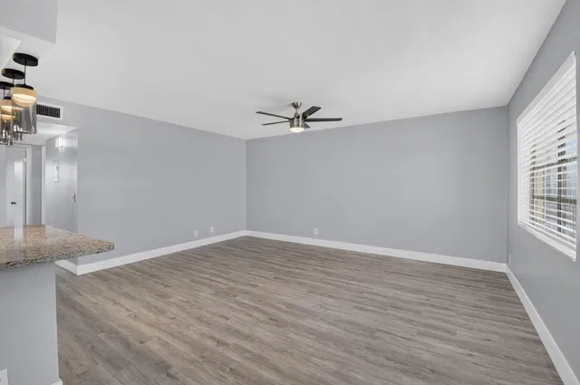 Residence photo 6