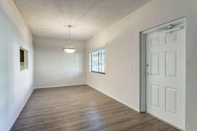  Unit B7 photo 11