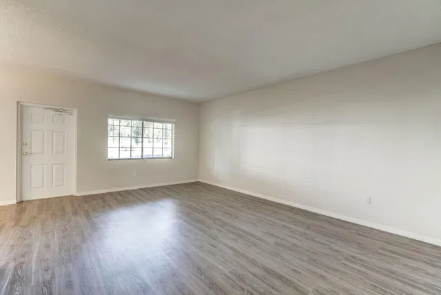  Unit B7 photo 17