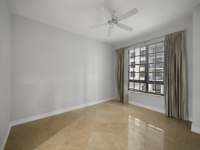 Two City Plaza Unit 605 photo 4