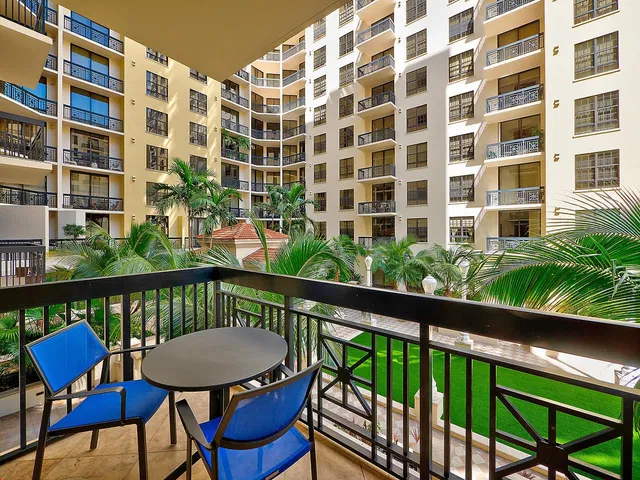 Two City Plaza Unit 605 photo 7