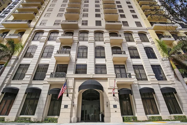 Two City Plaza Unit 605 photo 17
