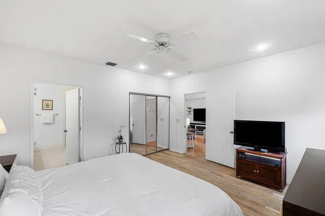  Residence photo 11