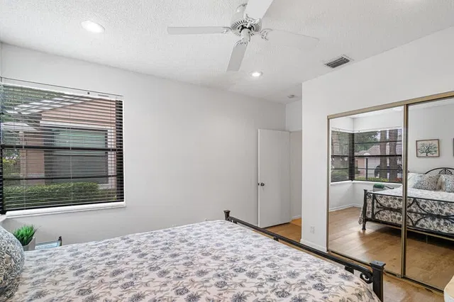  Residence photo 15