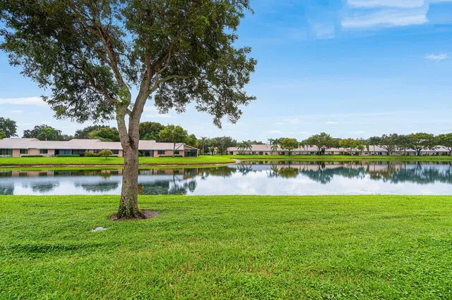  Residence photo 17