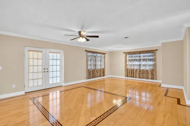  Residence photo 6