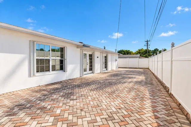  Residence photo 24