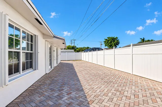  Residence photo 25