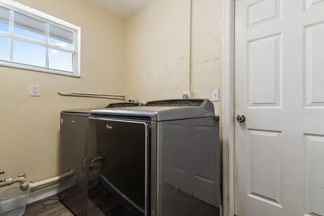 Residence photo 32