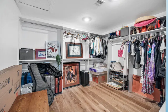  Residence photo 30