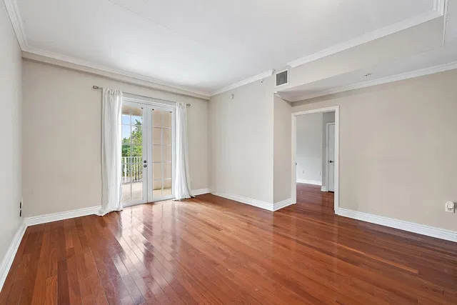  Unit 203 photo 6