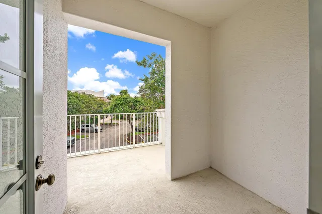  Unit 203 photo 11