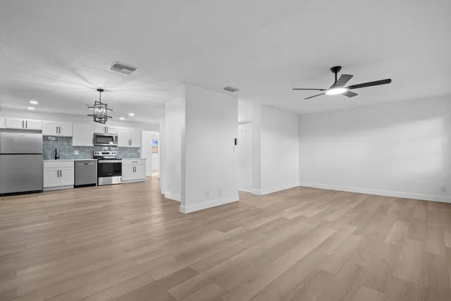  Residence photo 4