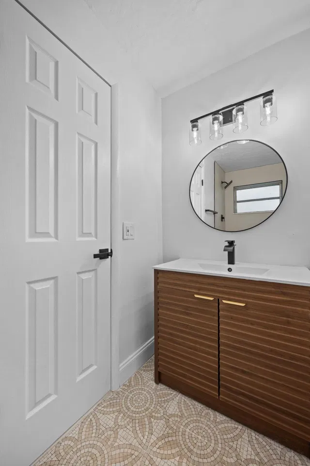  Residence photo 9