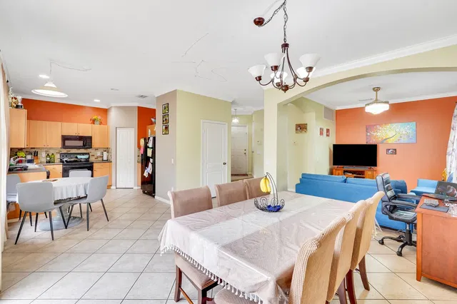  Residence photo 5