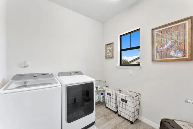  Residence photo 24