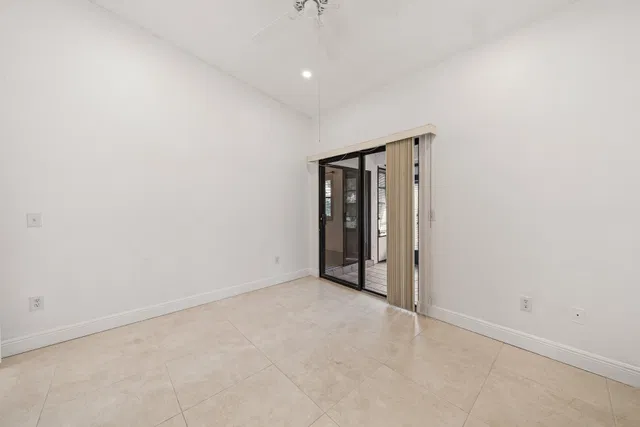  Residence photo 12