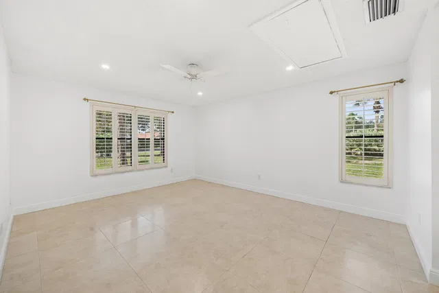  Residence photo 16