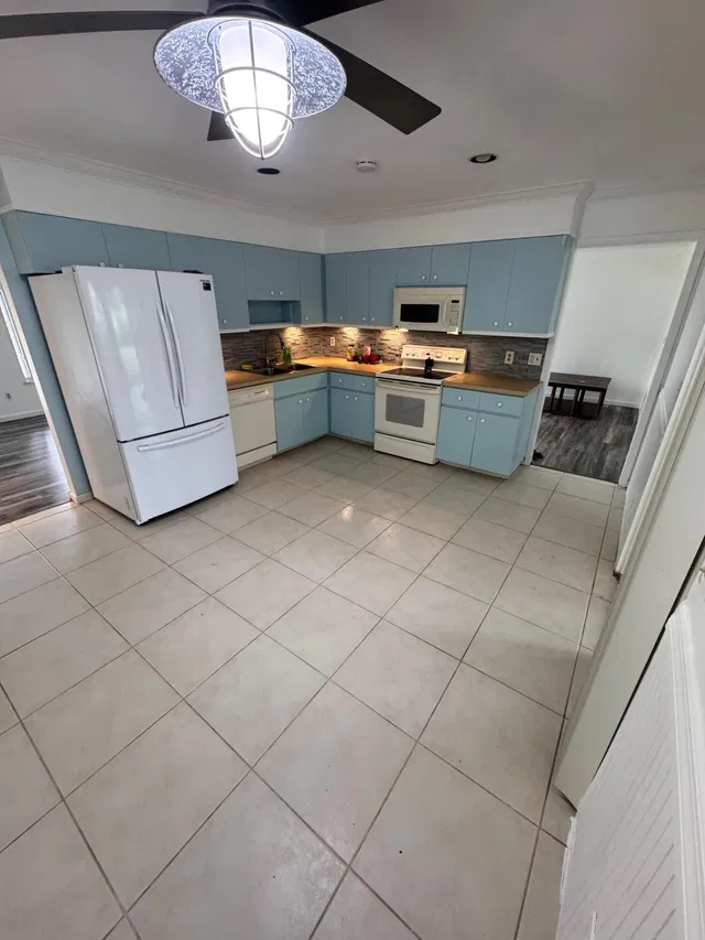  Residence photo 50