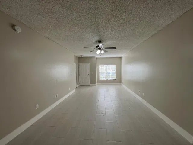  Unit 1504 photo 4