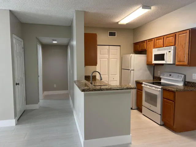  Unit 1504 photo 11