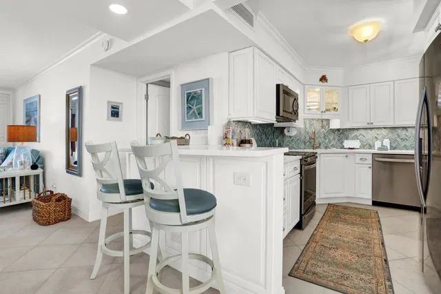  Unit 617 photo 15