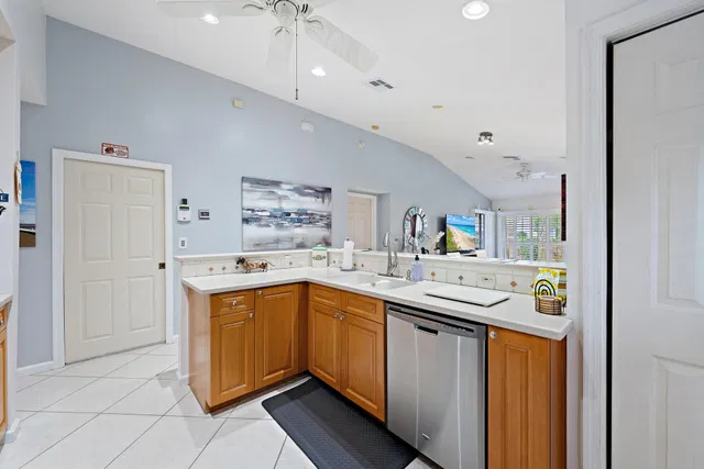  Residence photo 9